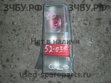 Toyota BB (1) Фонарь правый