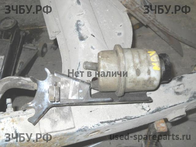 Nissan Navara 1 (D40) Бачок гидроусилителя