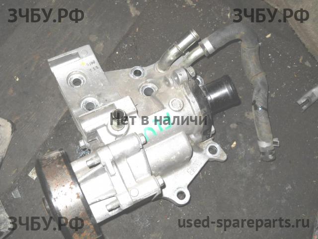 Renault Fluence Насос водяной (помпа)