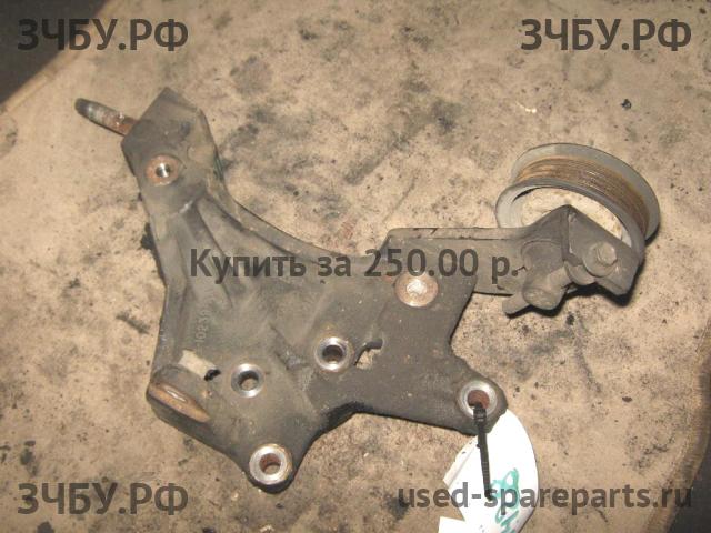 Ford Mondeo 2 Кронштейн генератора
