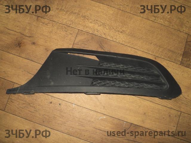 Volkswagen Jetta 6 Решетка в бампер