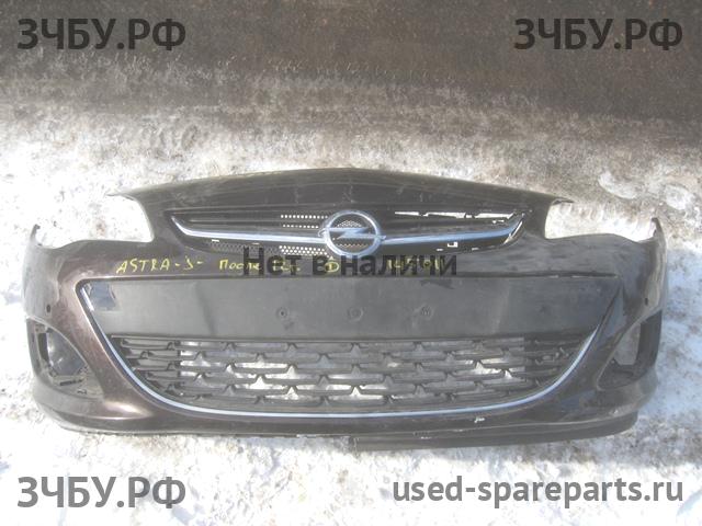 Opel Astra J Бампер передний