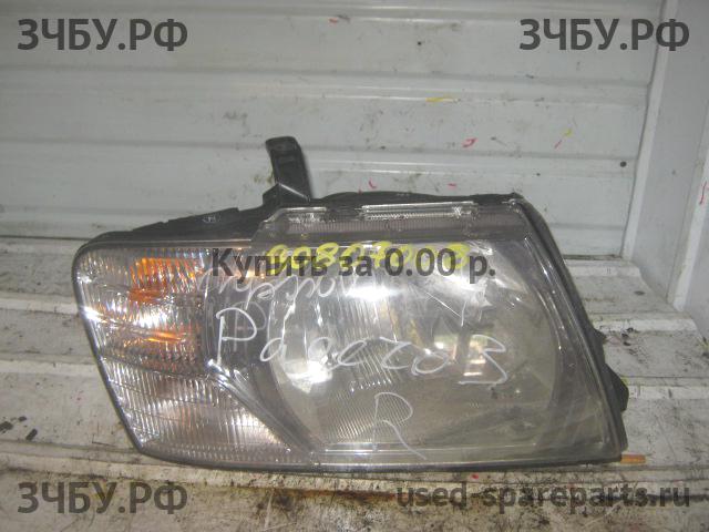 Mitsubishi Pajero/Montero 3 Фара правая