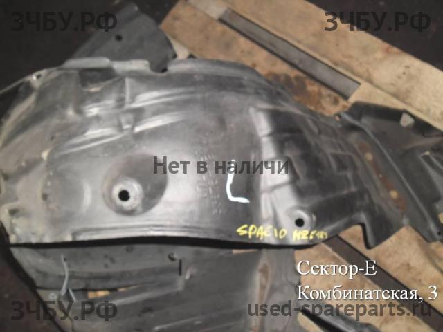 Toyota Corolla Spacio (E12) Локер