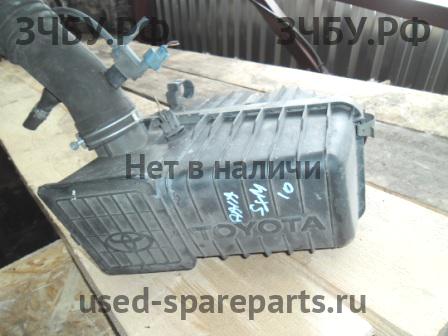 Toyota Gaia Корпус воздушного фильтра