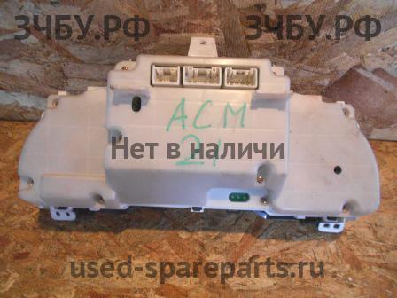 Toyota Ipsum 2 Панель приборов