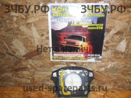 Toyota Carib Накладка звукового сигнала (в руле)