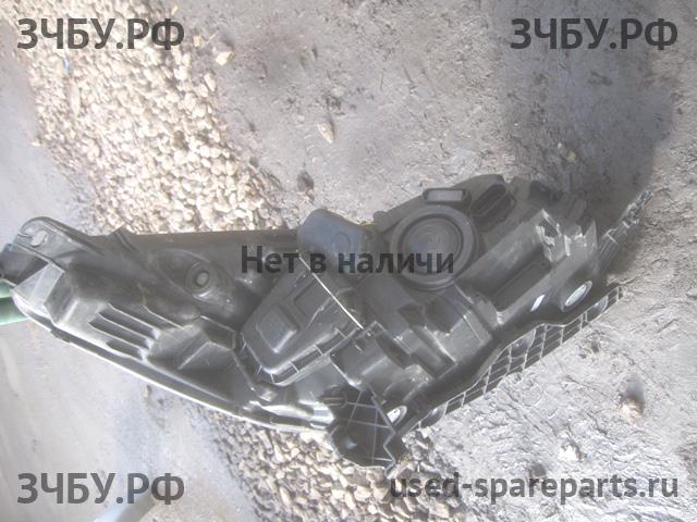 Ford Kuga 2 Фара левая