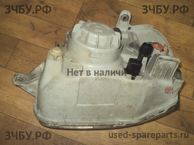 Hyundai Santa Fe 1 (SM) Фара правая