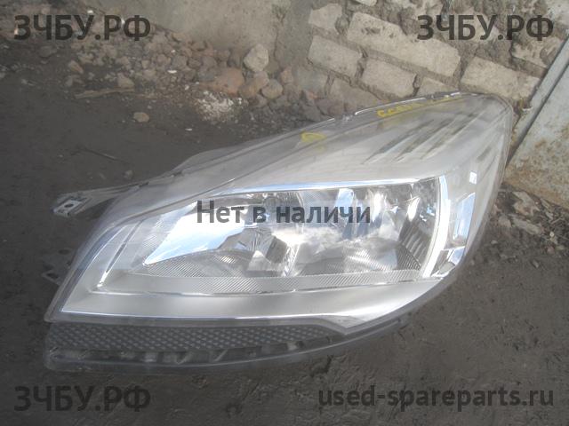 Ford Kuga 2 Фара левая