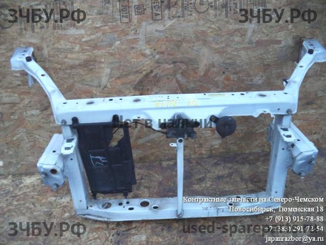 Toyota Vitz 1 Решетка радиатора