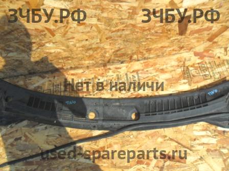 Nissan Tino Решетка стеклоочистителя (Дефлектор водостока)