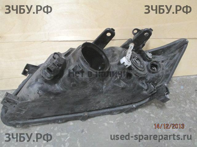 Toyota RAV 4 (3) Фара правая