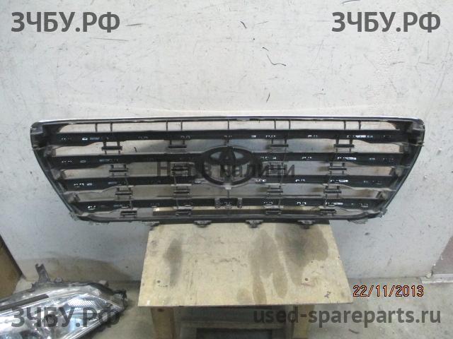 Toyota Land Cruiser 200 Решетка радиатора