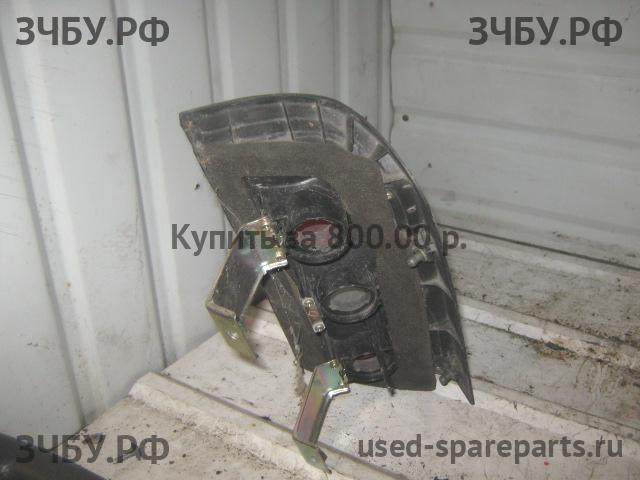 Nissan Patrol (Y61) Фонарь левый