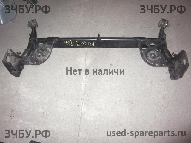 Nissan Tiida 1 Балка задняя поперечная