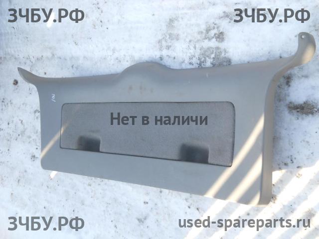 Volkswagen Passat B5 (рестайлинг) Обшивка двери багажника