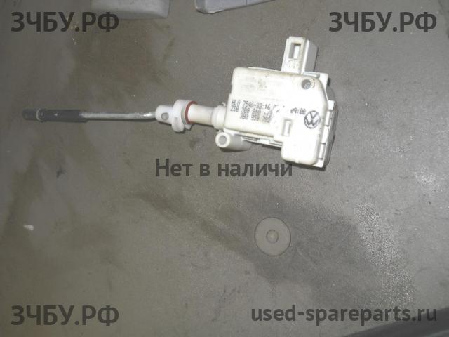 Volkswagen Passat B5 (рестайлинг) Активатор замка крышки бензобака
