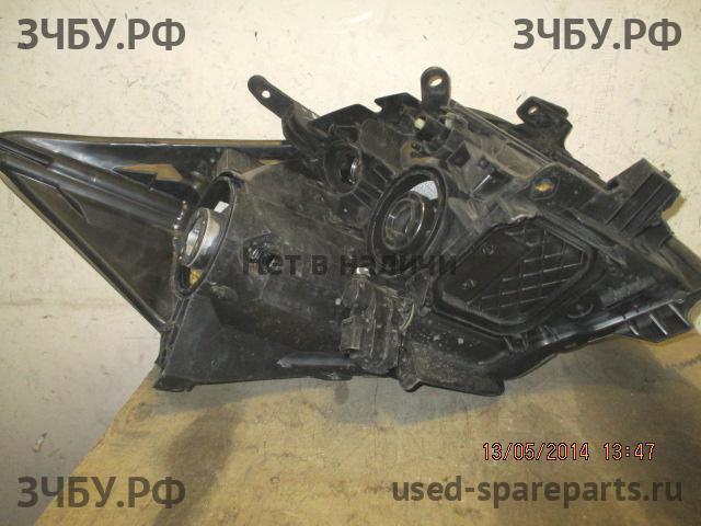 Toyota Auris 1 (E150) Фара левая