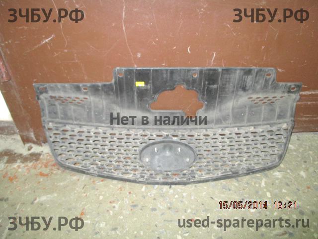KIA Rio 2 Решетка радиатора