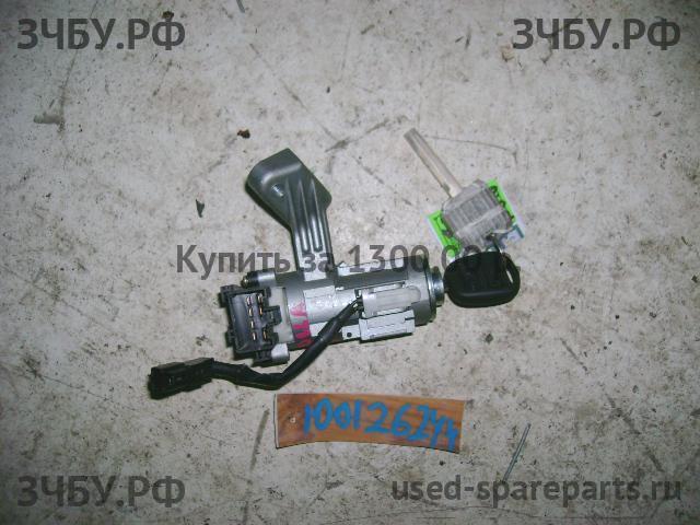 Toyota Corolla (E12) Замок зажигания