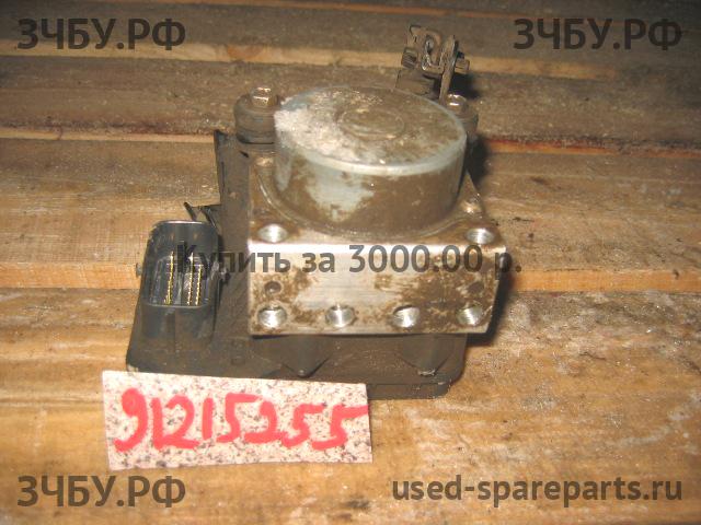 Toyota Corolla (E14 - E15) Блок ABS (насос)