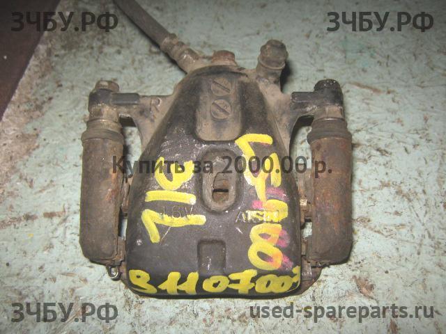 Lexus LS (2) 400 Суппорт задний правый (в сборе со скобой)