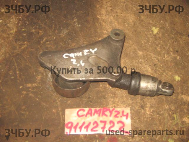 Toyota Camry 5 (V30) Кронштейн ролика натяжения ремня
