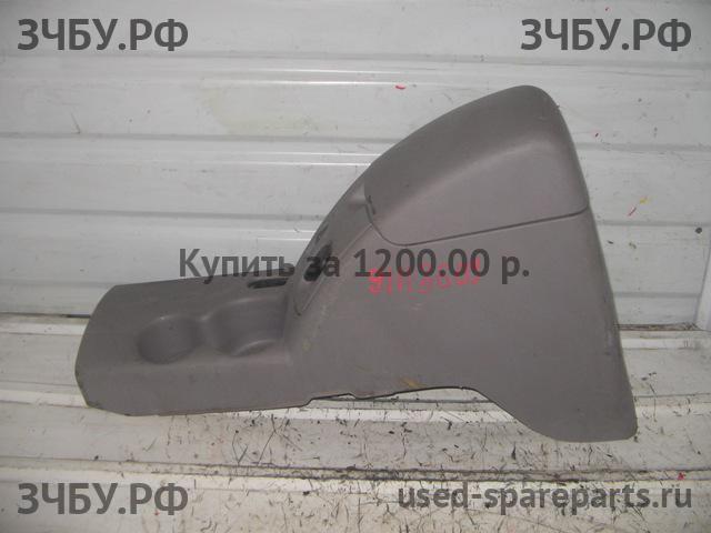 Mitsubishi L200 (4)[KB] Консоль между сиденьями (Подлокотник)