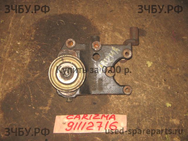 Mitsubishi Carisma (DA) 2000-> Кронштейн ролика натяжения ремня