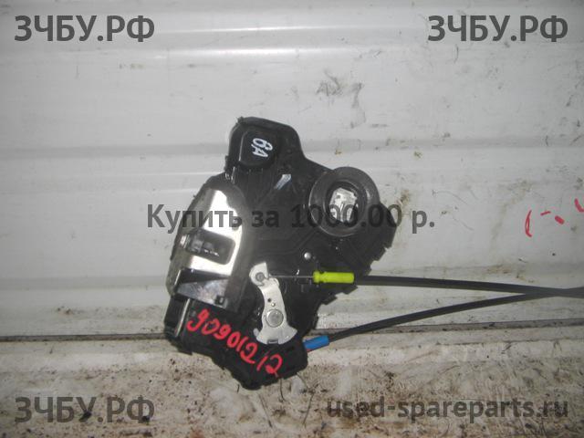 Toyota Auris 1 (E150) Замок двери передней левой