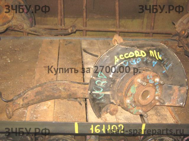 Honda Accord 7 Кулак поворотный передний левый (со ступицей)