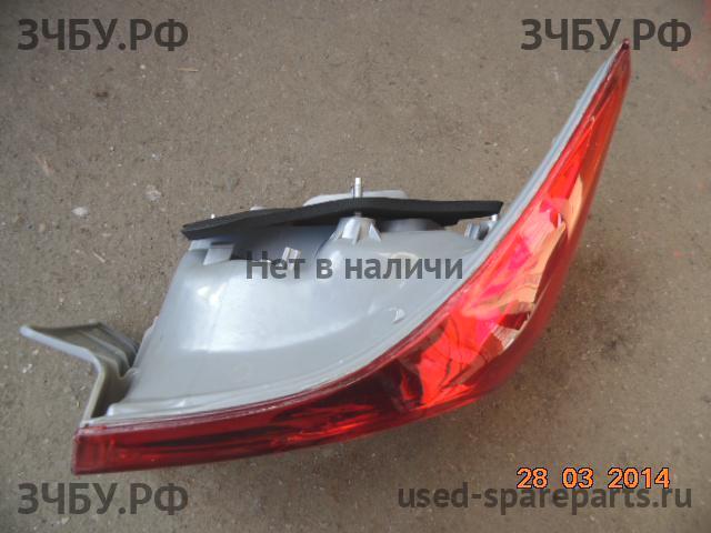 Toyota Corolla (E14 - E15) Фонарь правый