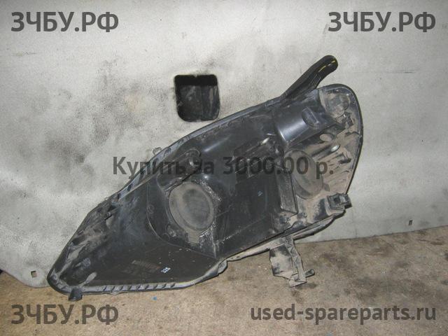 Opel Zafira B Фара правая