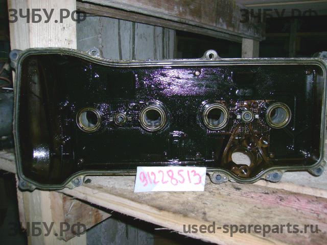 Toyota Avensis 2 Крышка головки блока (клапанная)