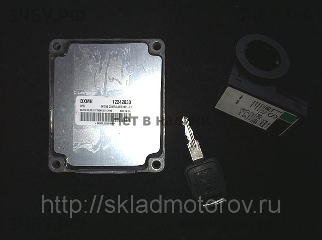 Opel Zafira B Блок управления двигателем
