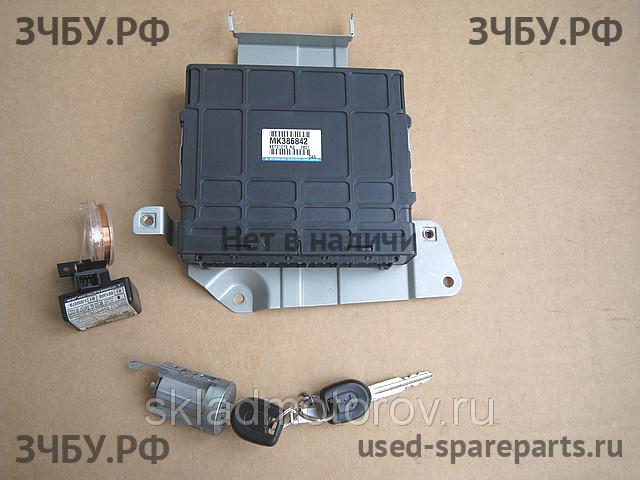 Mitsubishi Pajero/Montero 3 Блок управления двигателем