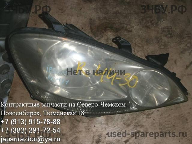 Toyota Ipsum 2 Фара правая