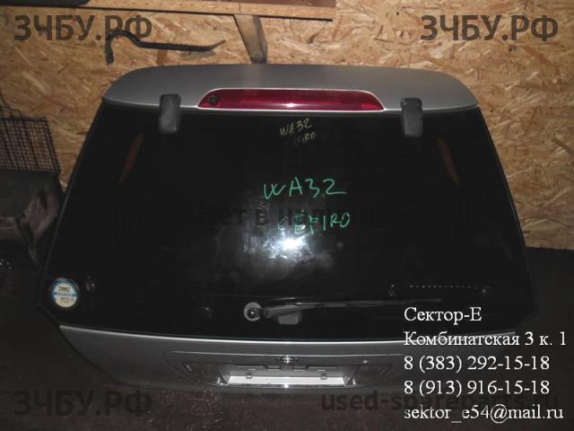 Nissan Cefiro (A32) Дверь багажника
