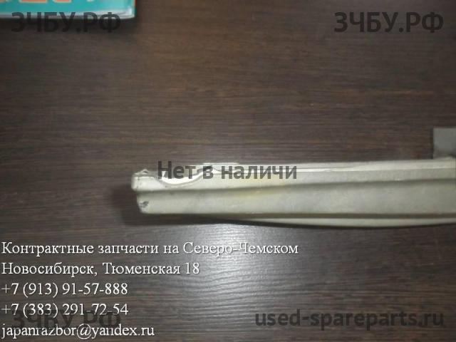 Toyota Harrier 1 Решетка в бампер
