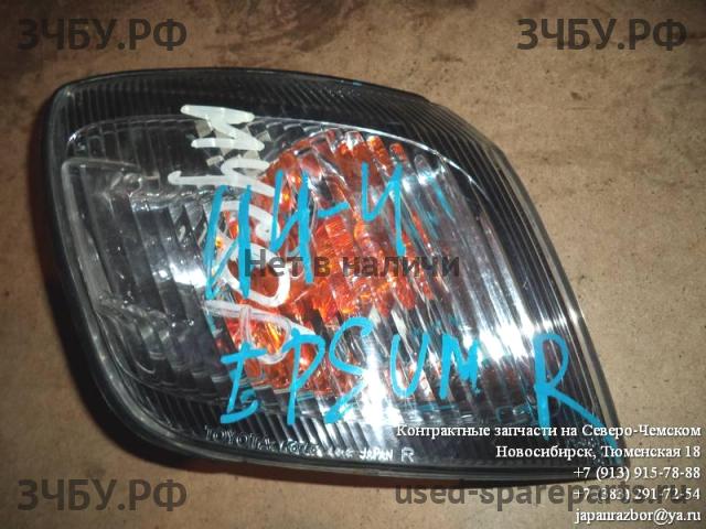 Toyota Ipsum 1 Фонарь правый