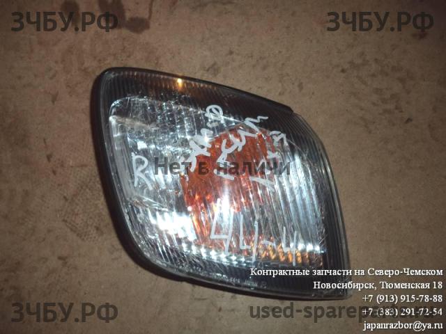 Toyota Ipsum 1 Фонарь правый
