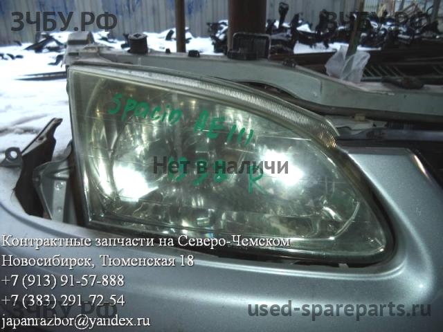 Toyota Corolla Spacio (E11) Фара правая
