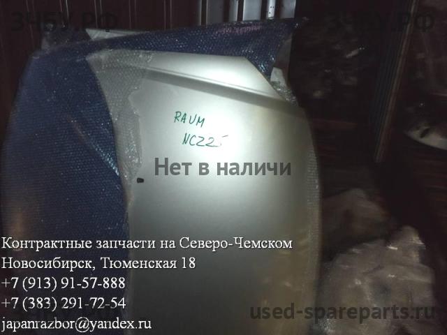 Toyota Raum 2 Капот