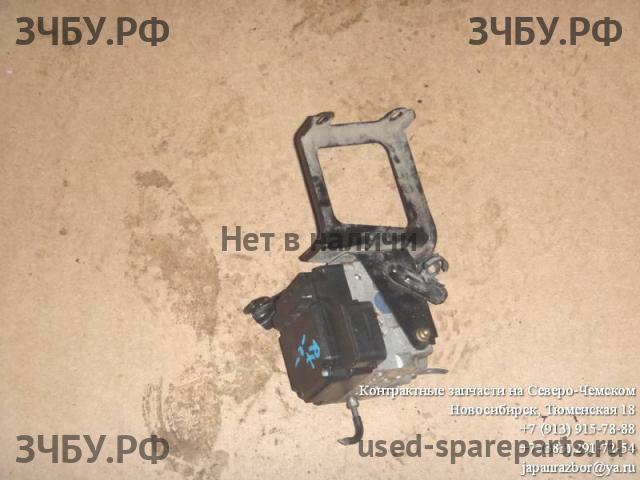 Toyota Harrier 2 Блок ABS (насос)