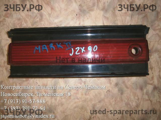 Toyota Mark 2 (X90) Накладка на крышку багажника