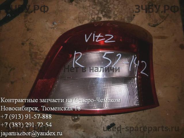 Toyota Vitz 1 Фонарь правый