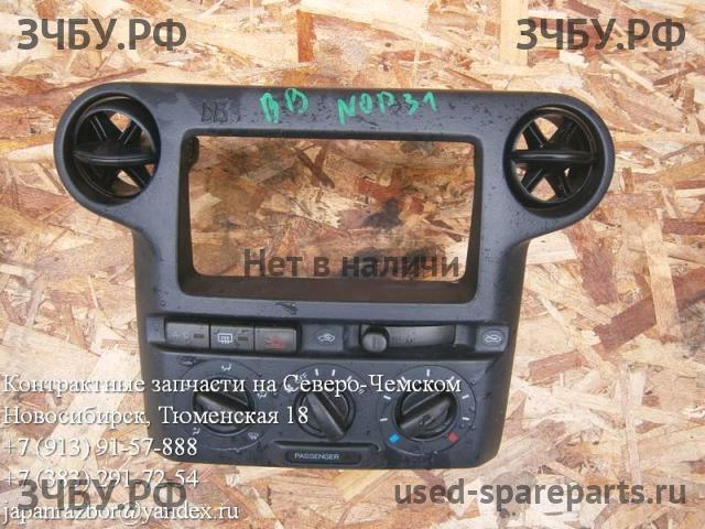 Toyota BB (1) Блок управления климатической установкой