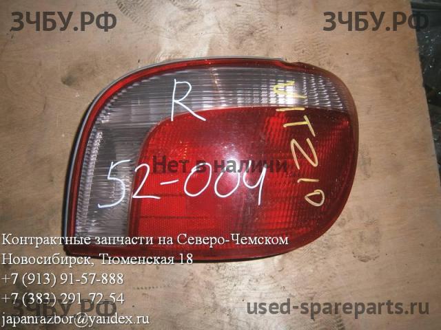 Toyota Vitz 1 Фонарь правый