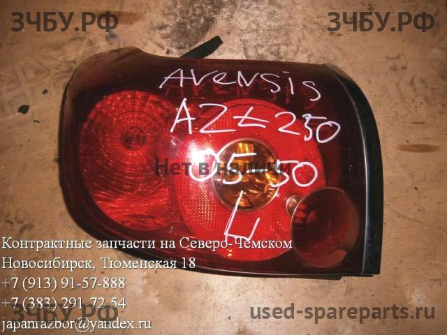 Toyota Avensis 2 Фонарь правый